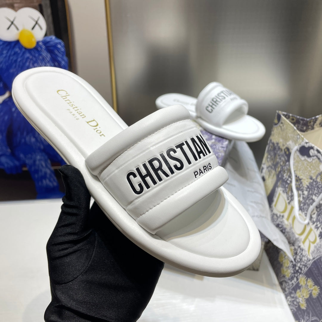 14D76Z Popular slippers