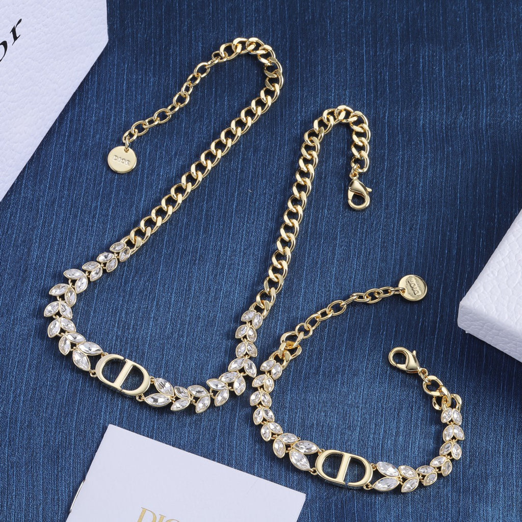 175RD14X Popular   Necklaces . Bracelets