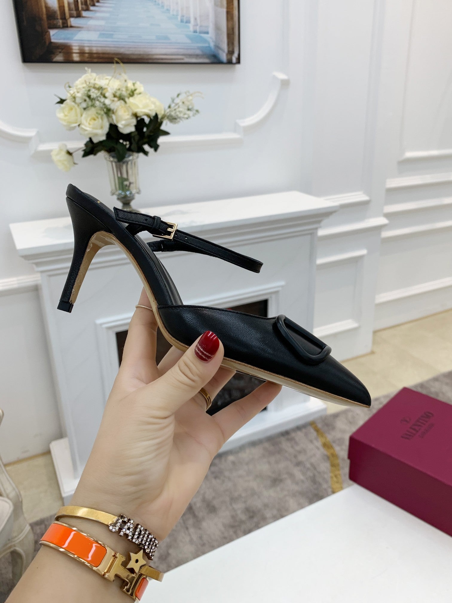 2YVL28Z Popular leather  High heels