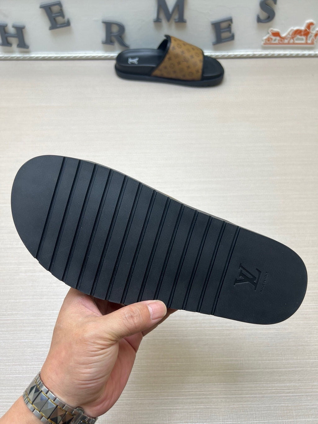 5WE246Z Popular Slippers