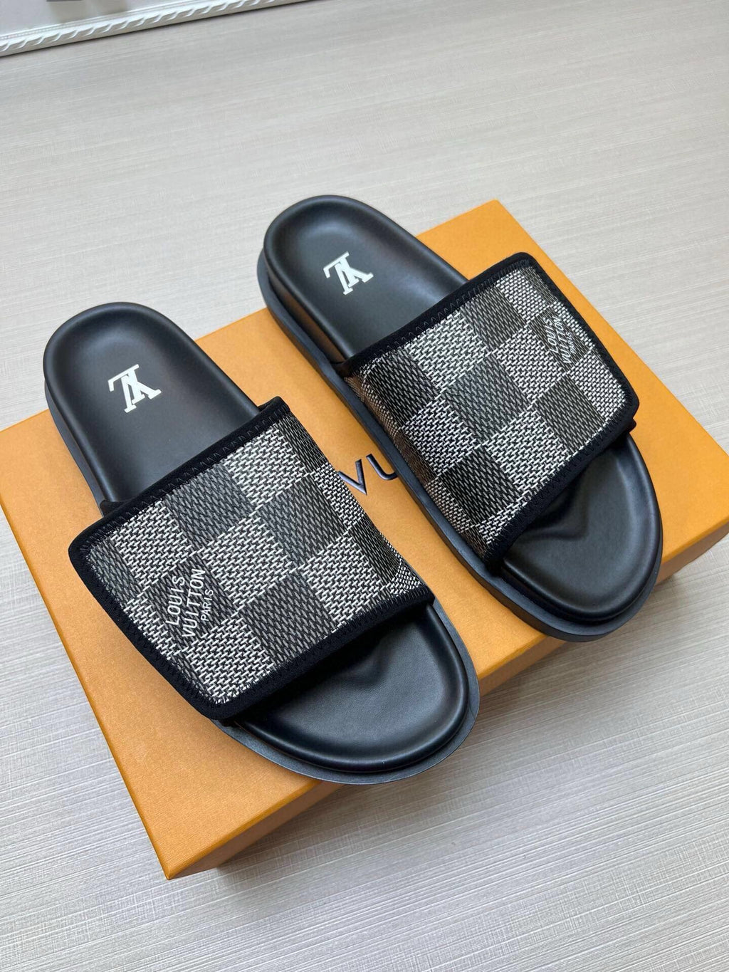 5LE208Z Popular Slippers