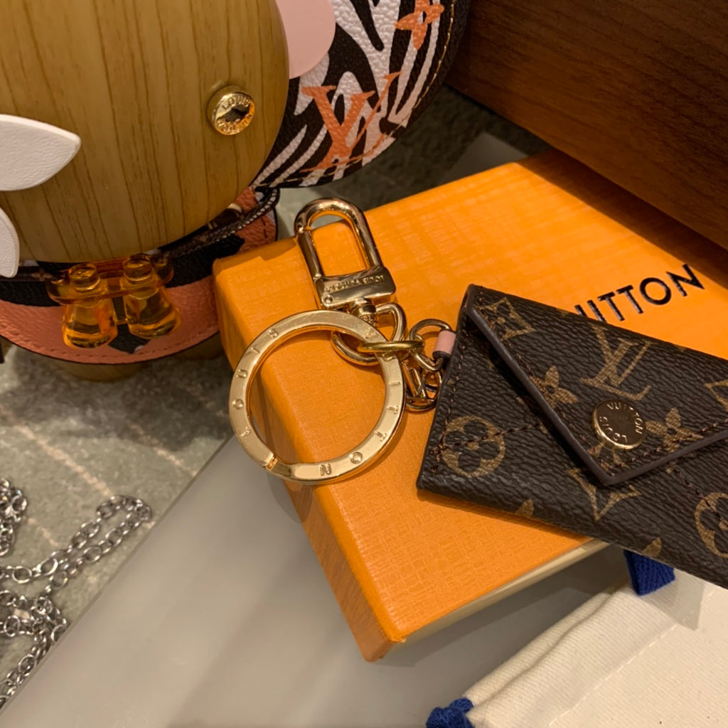 1E5A  Popular Keychains