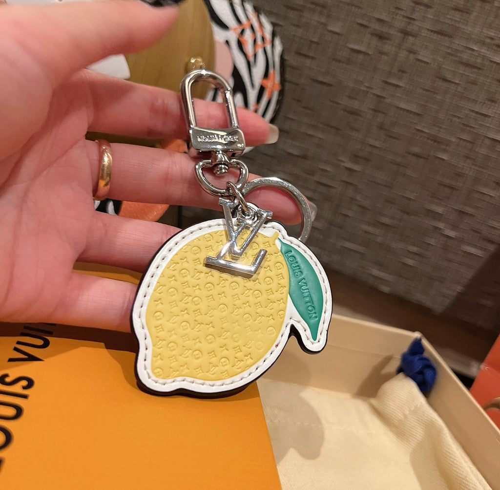 35QE15A Popular bag 's charms accessories