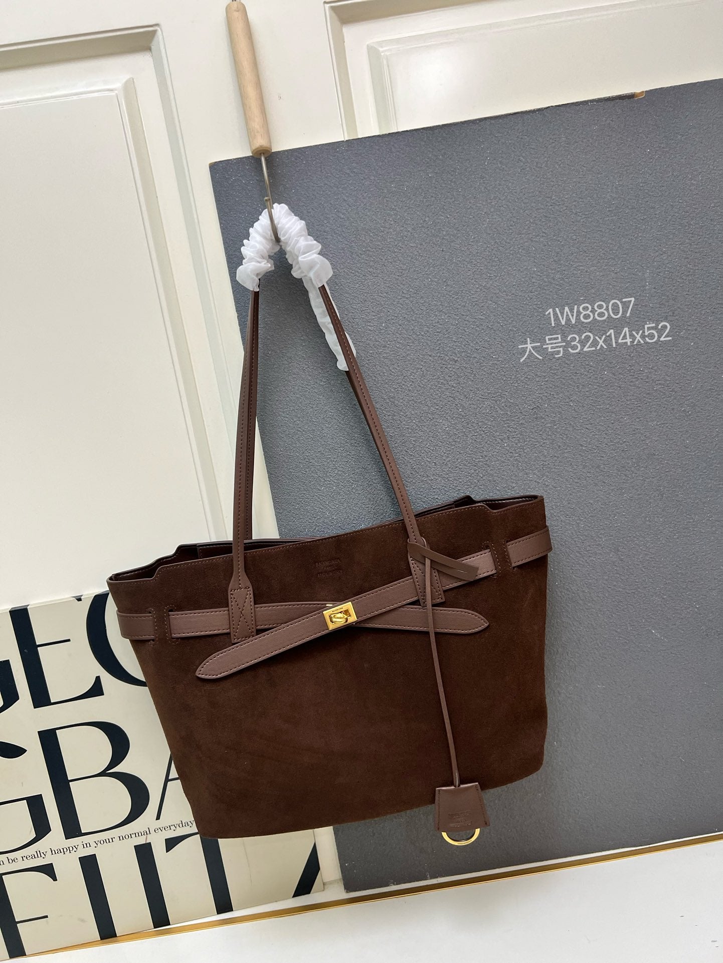 B1P46j170 Popular leather bags