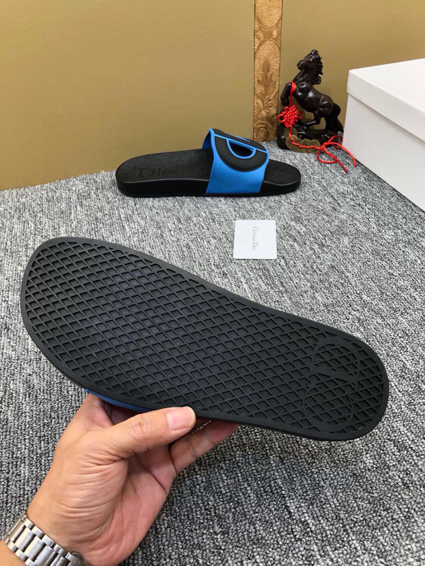 5LD216Z Popular Slippers