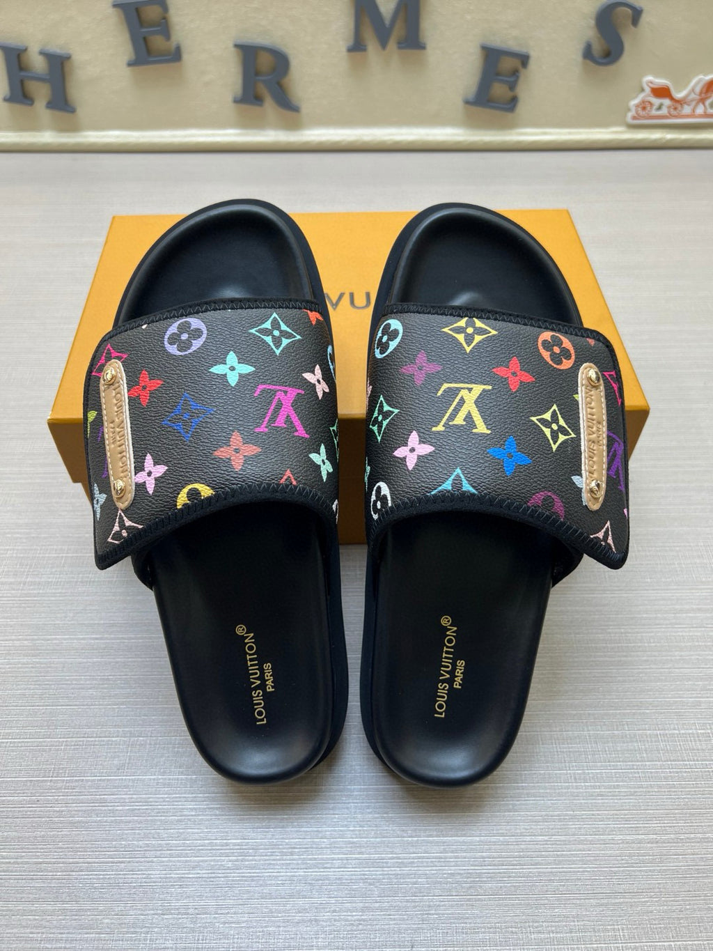 575NE6Z  Popular Slippers