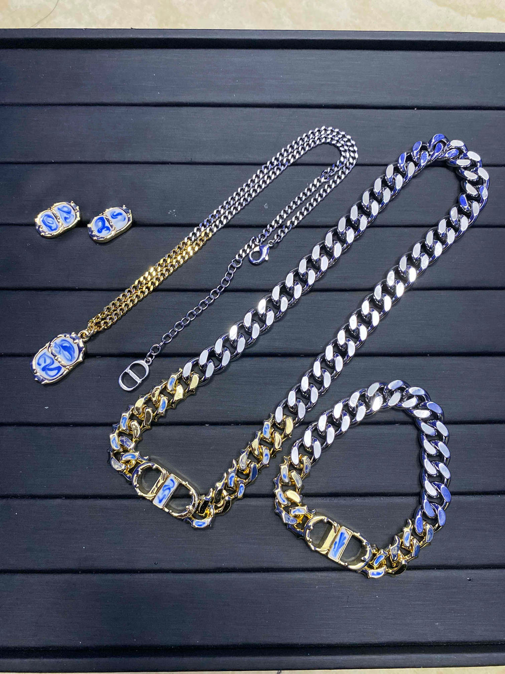 165ND8X Popular    Bracelets