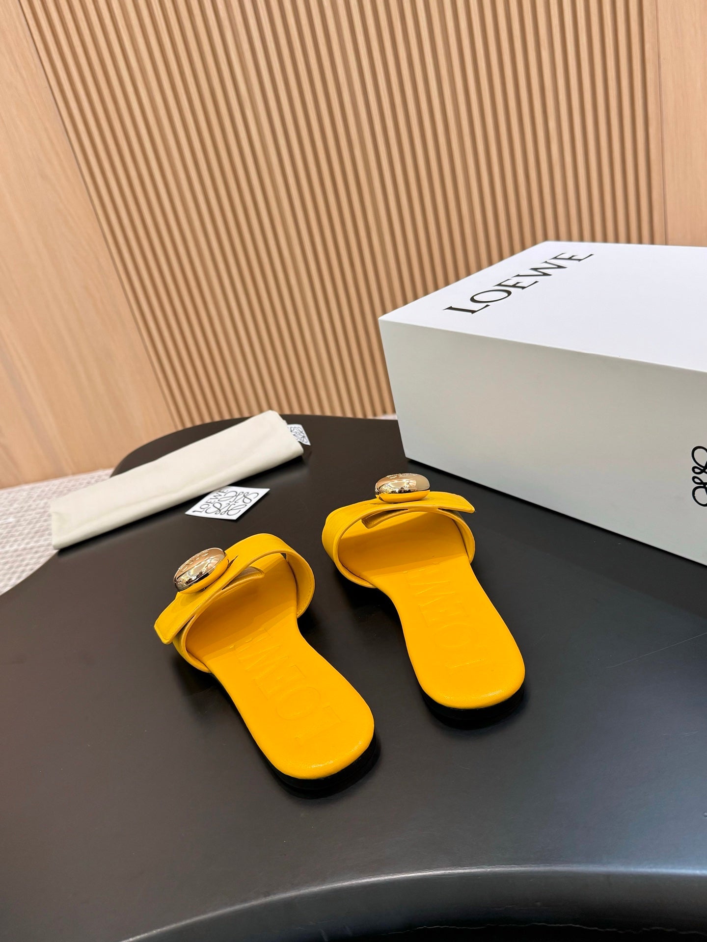Z2X66V19 Popular high-quality leather Shoes