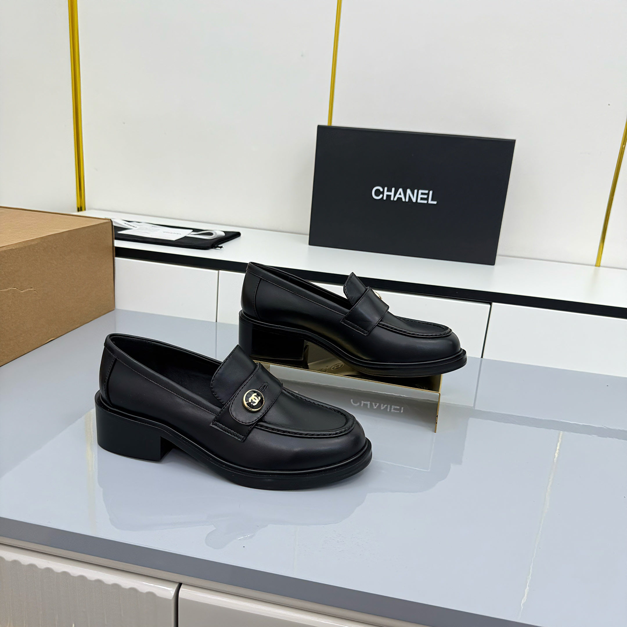 2105QC389Z Popular high-quality leather Shoes