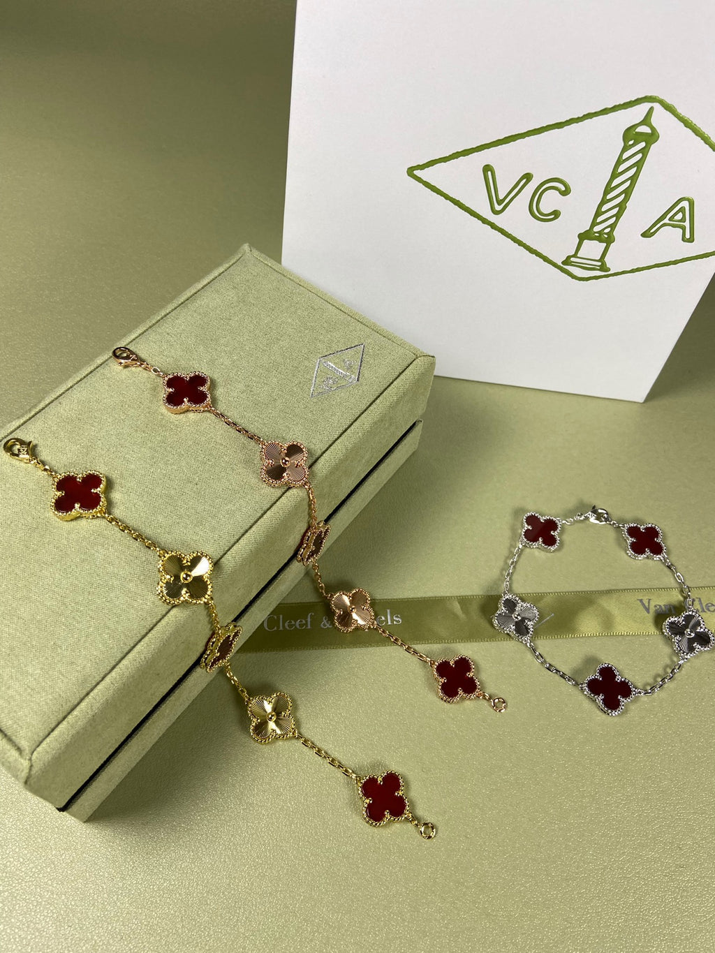 5XVA181K  Popular bracelets  5 flowers normal size1.5cm flower