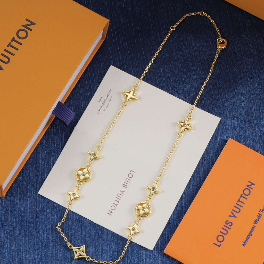175RE31X Popular    Necklaces .
