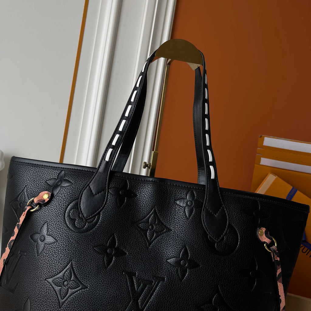146PE93B Popular leather bag