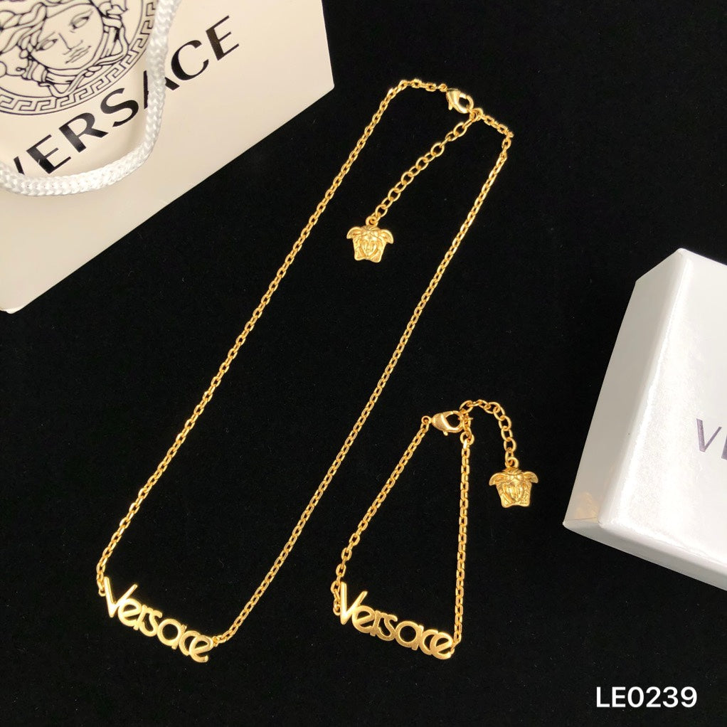 X1Q85V138X Popular Necklace. Bracelets