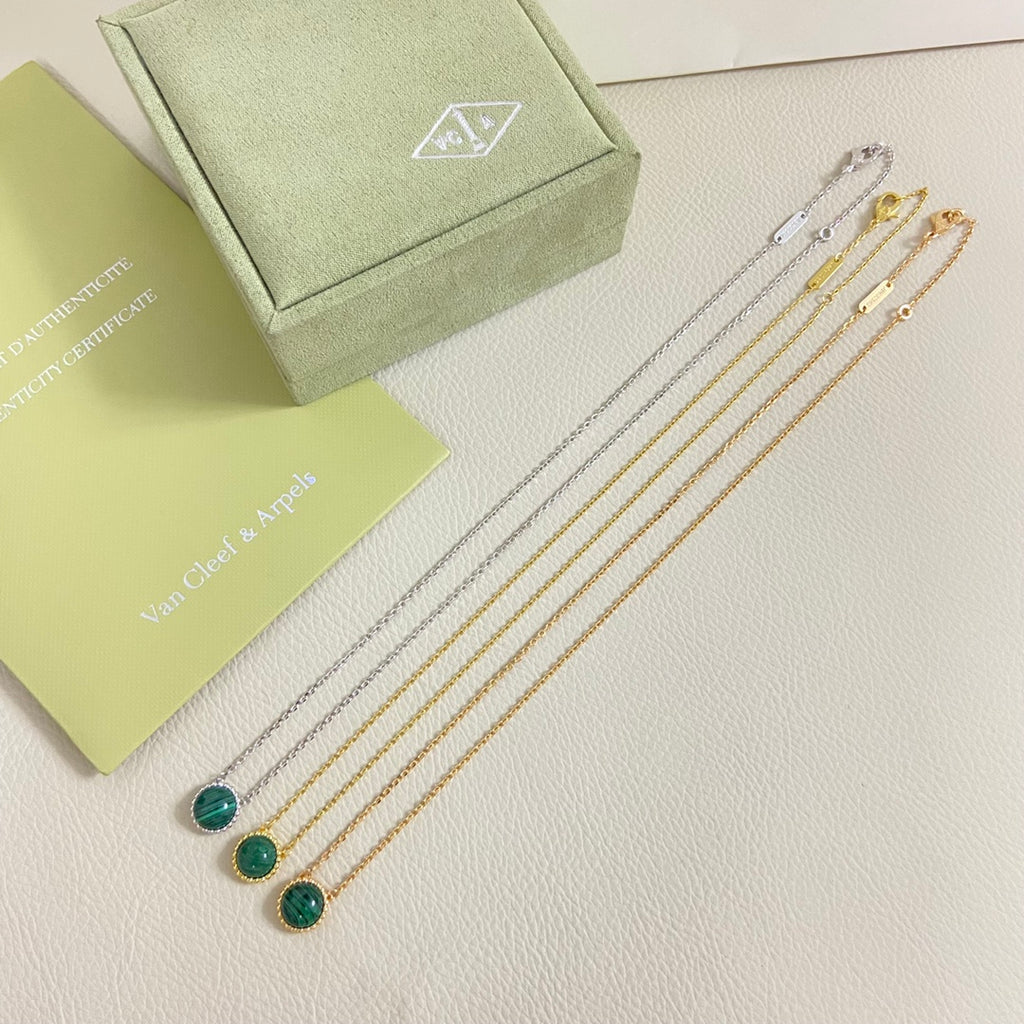 55QVA222X Popular Necklace