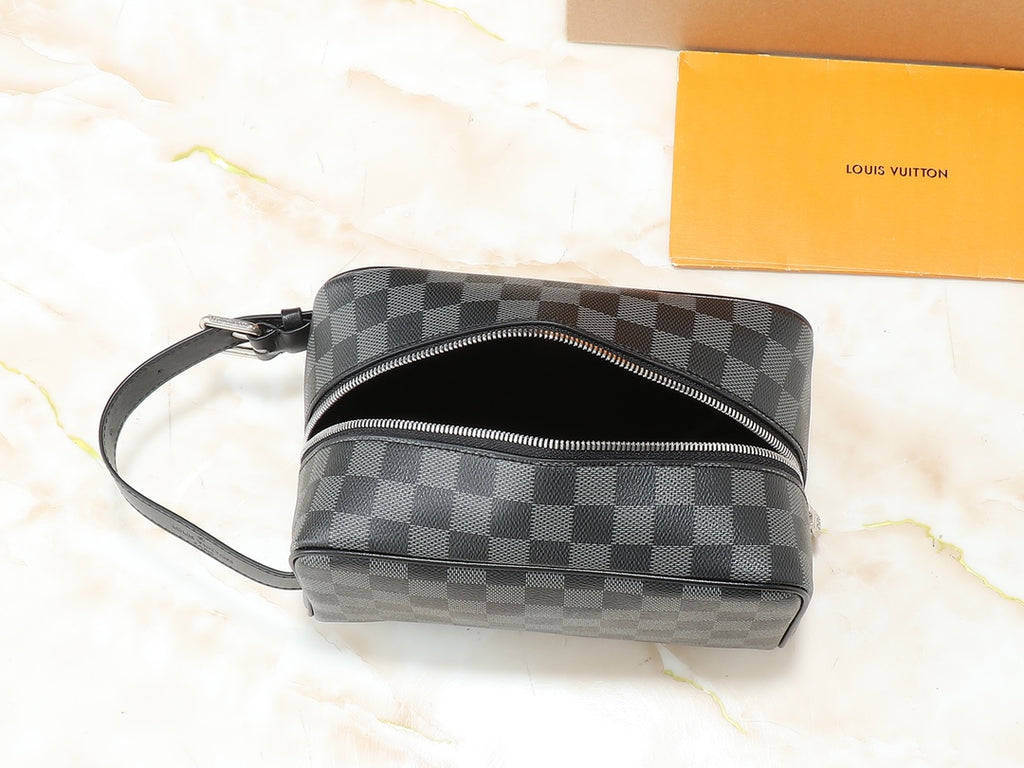 15RE69B  Popular   leather bag