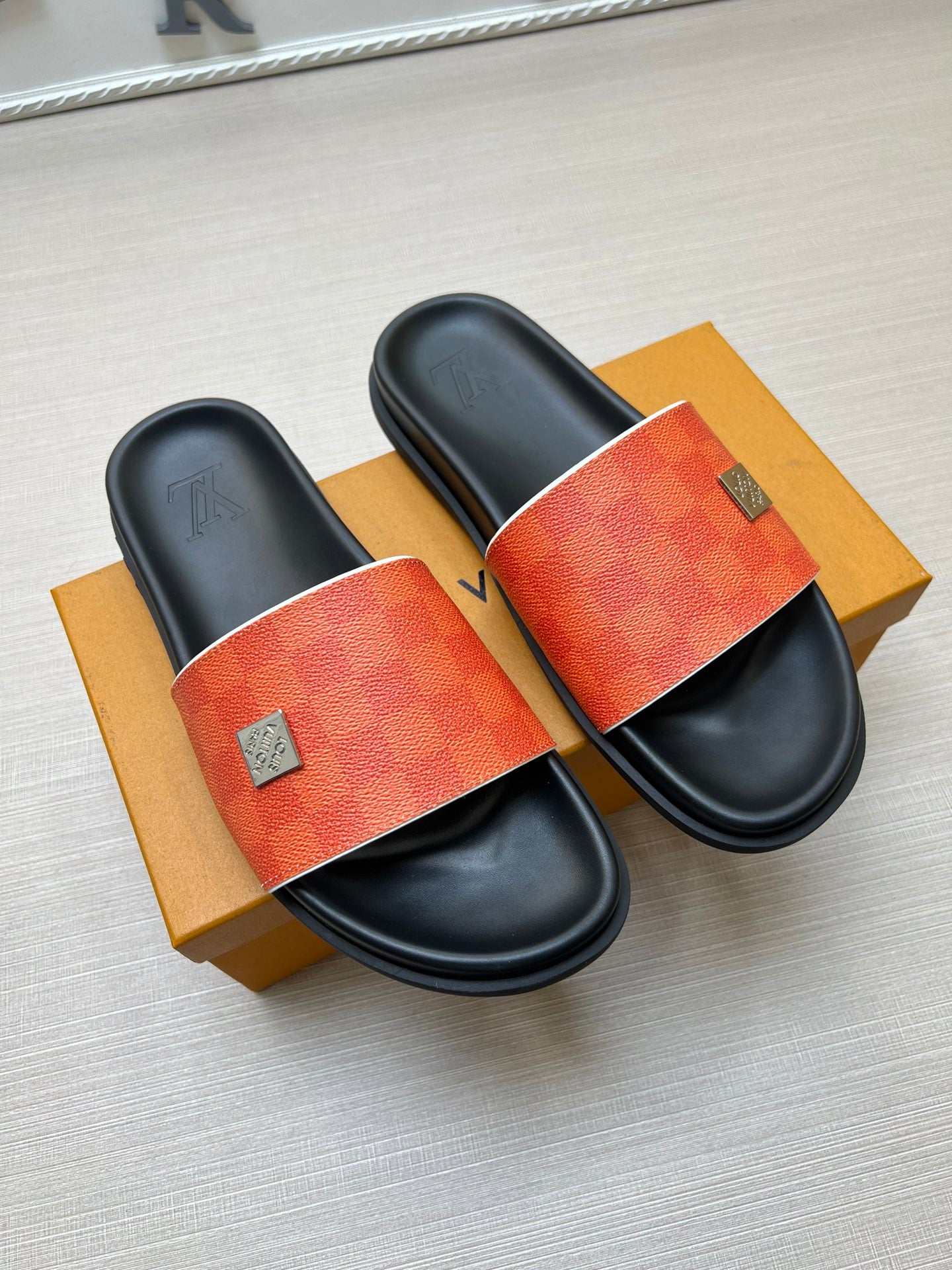 54E69Z Popular slippers
