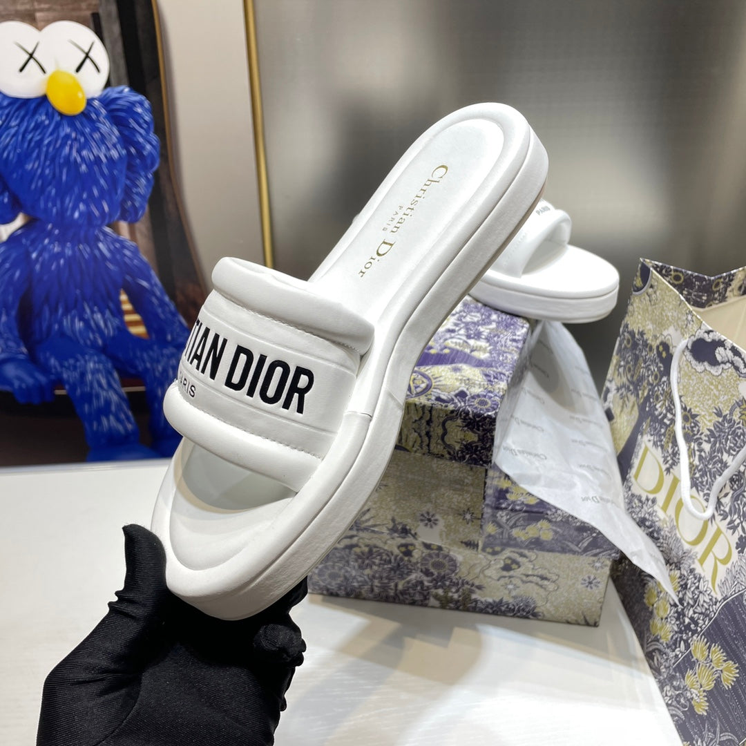 14D76Z Popular slippers