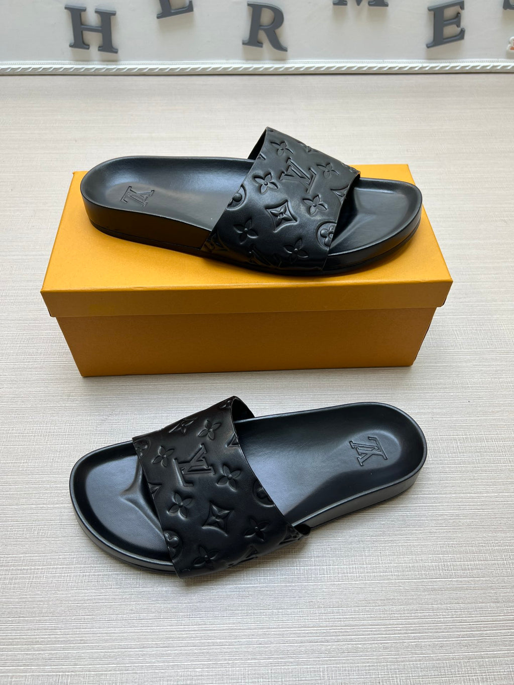 54E84Z Popular slippers