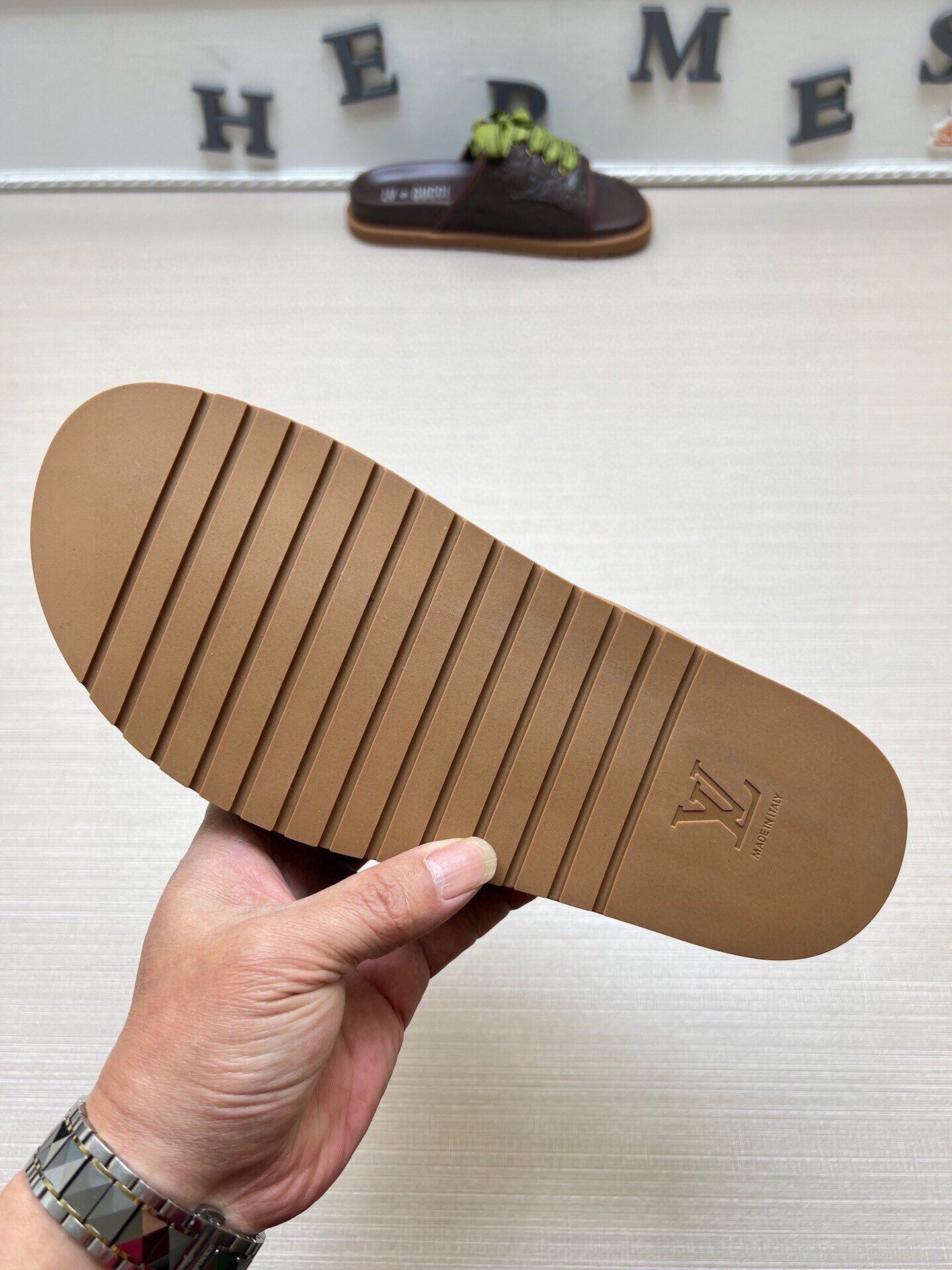 5WB242Z Popular Slippers