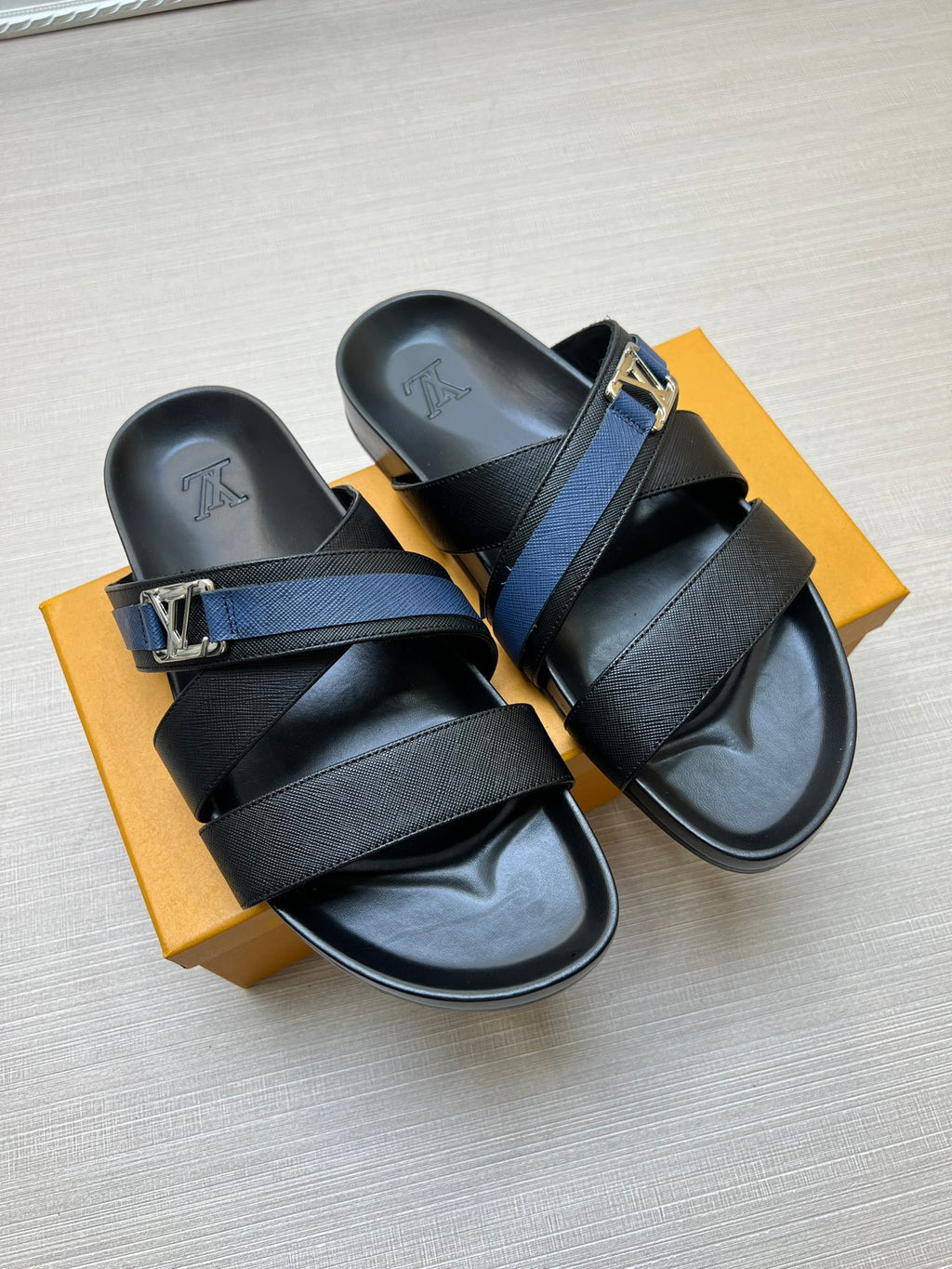 54E88Z Popular slippers