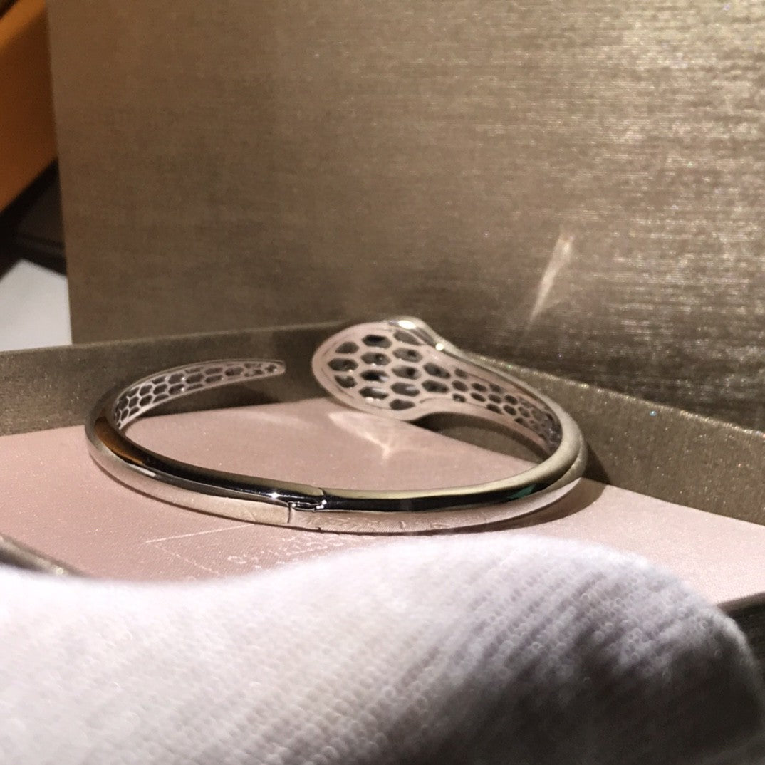 55QS41K  Popular Bracelets