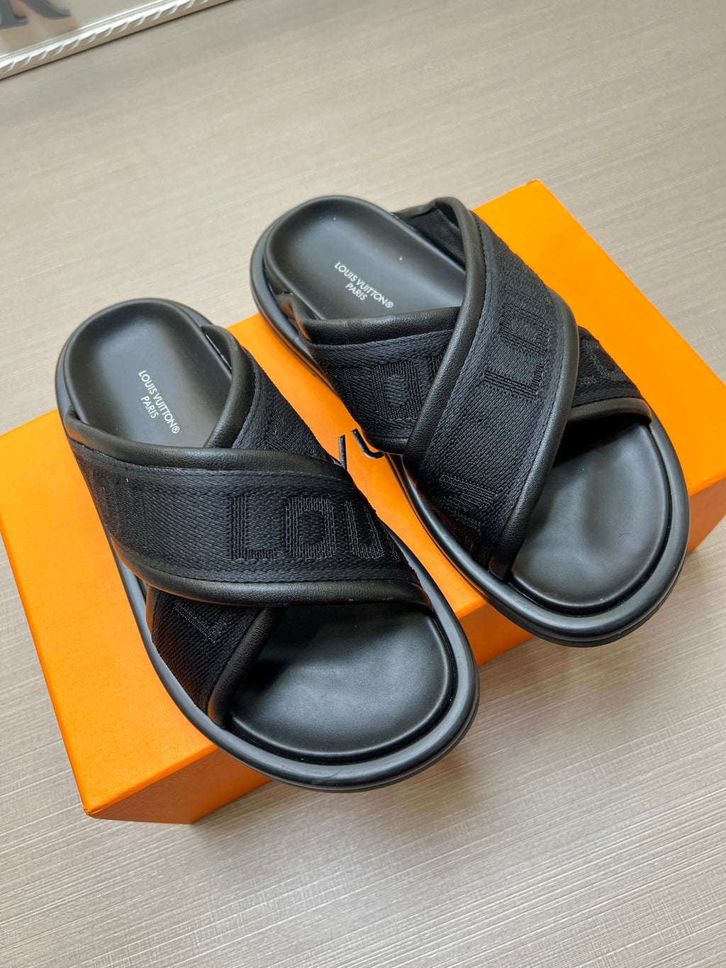 535ZE271Z Popular Slippers