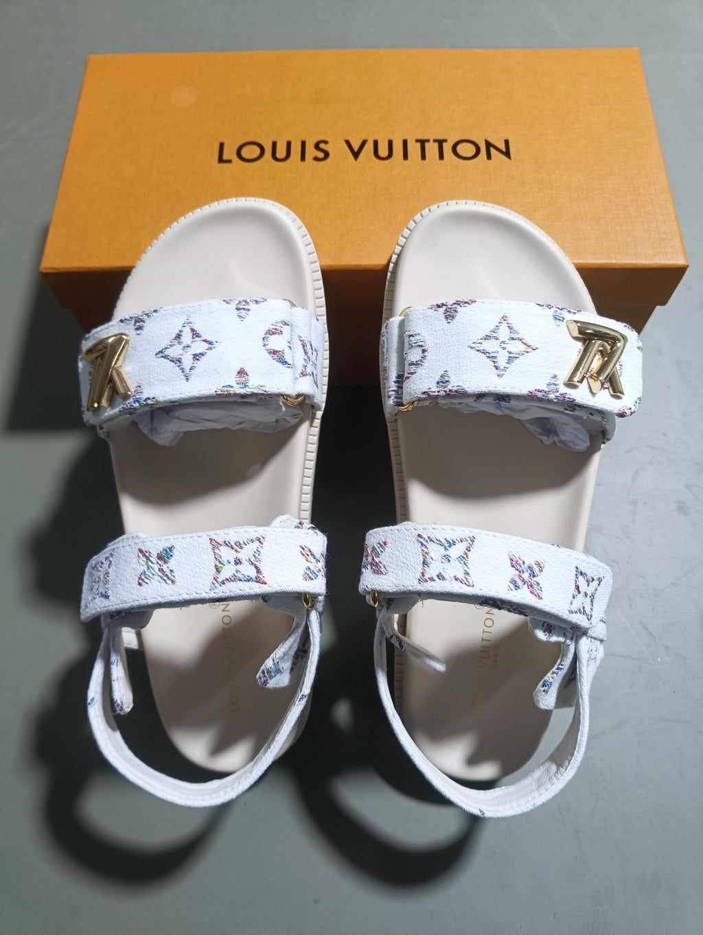 5LE211Z Popular sandals