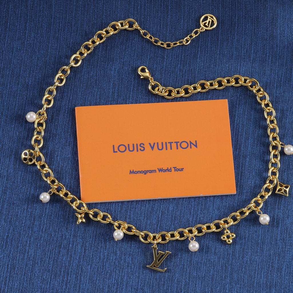 175RE32X Popular   Necklaces .