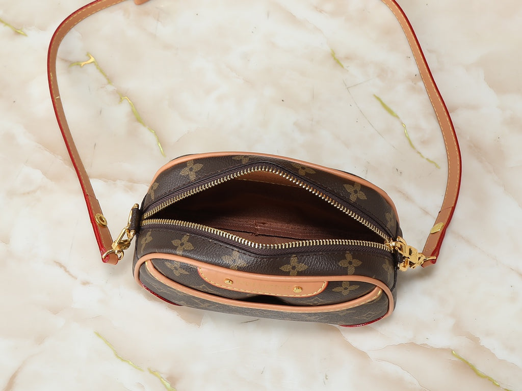 15RE147B Popular leather bag