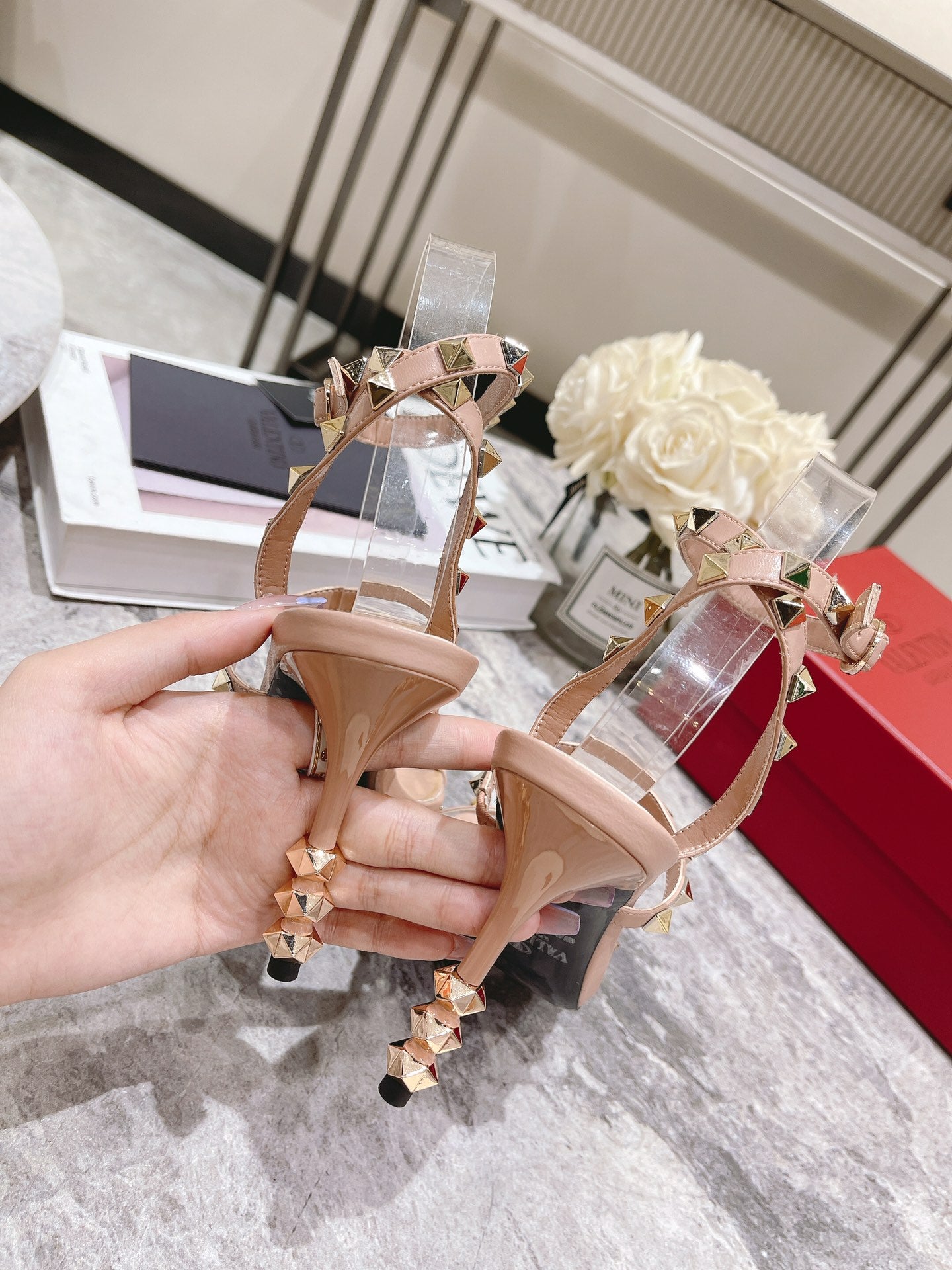 255QVL56Z Popular  leather High heels