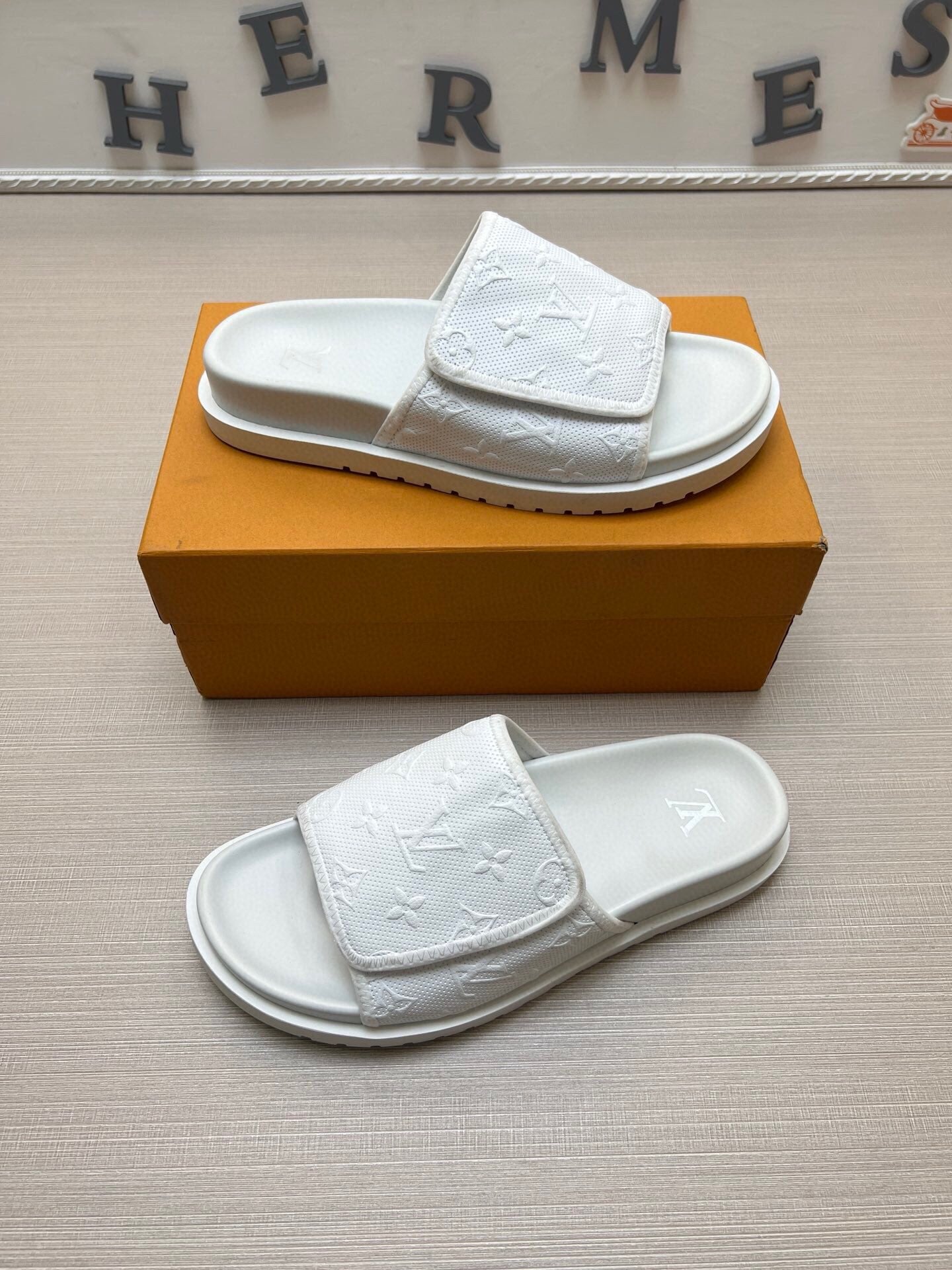 5WE253Z Popular Slippers