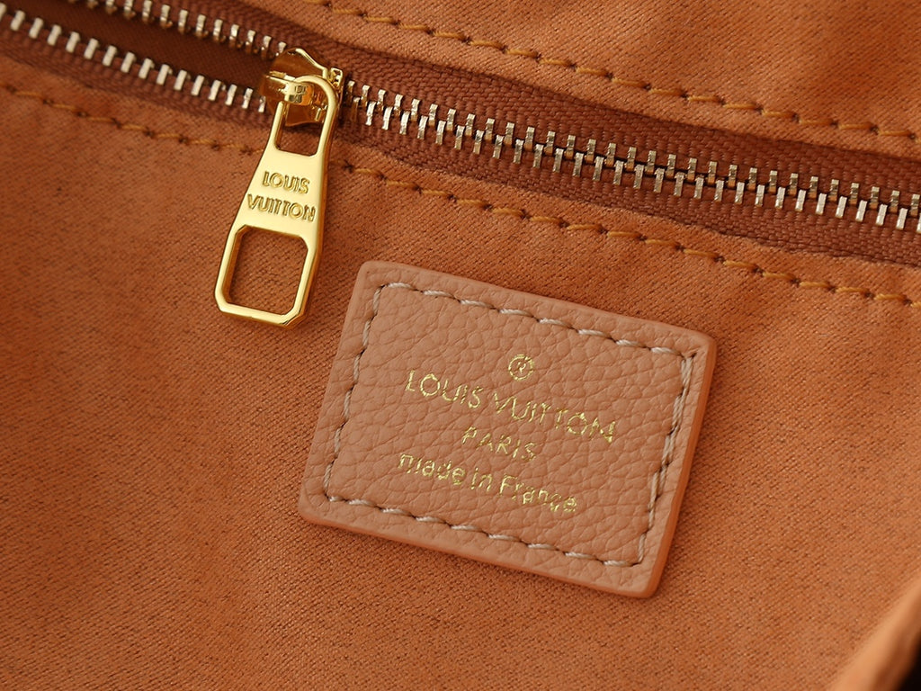 146PE92B Popular leather bag