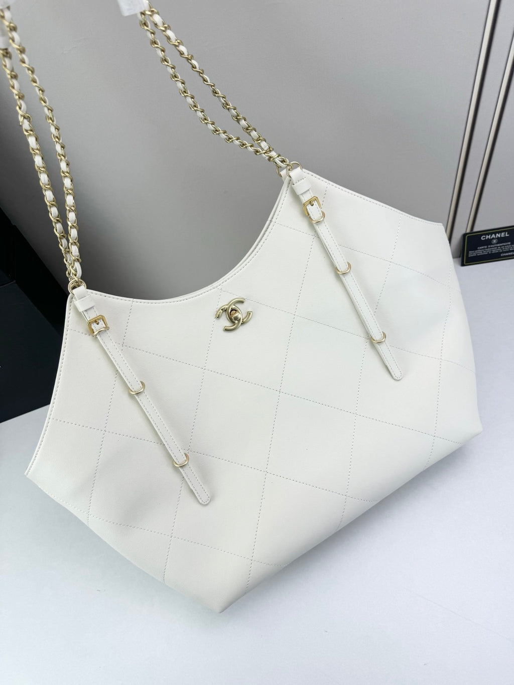 146PC11B Popular leather bag
