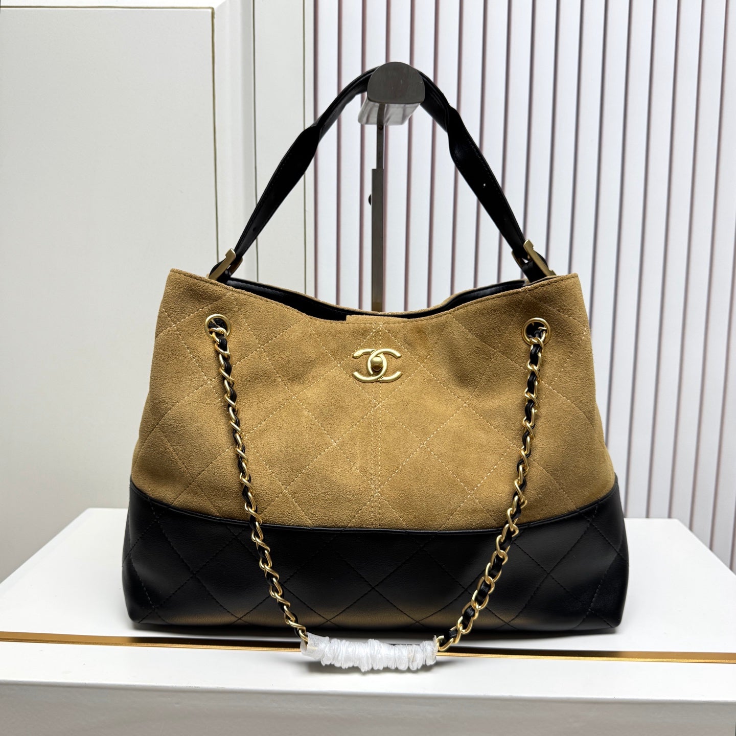 146PC17B Popular leather bag
