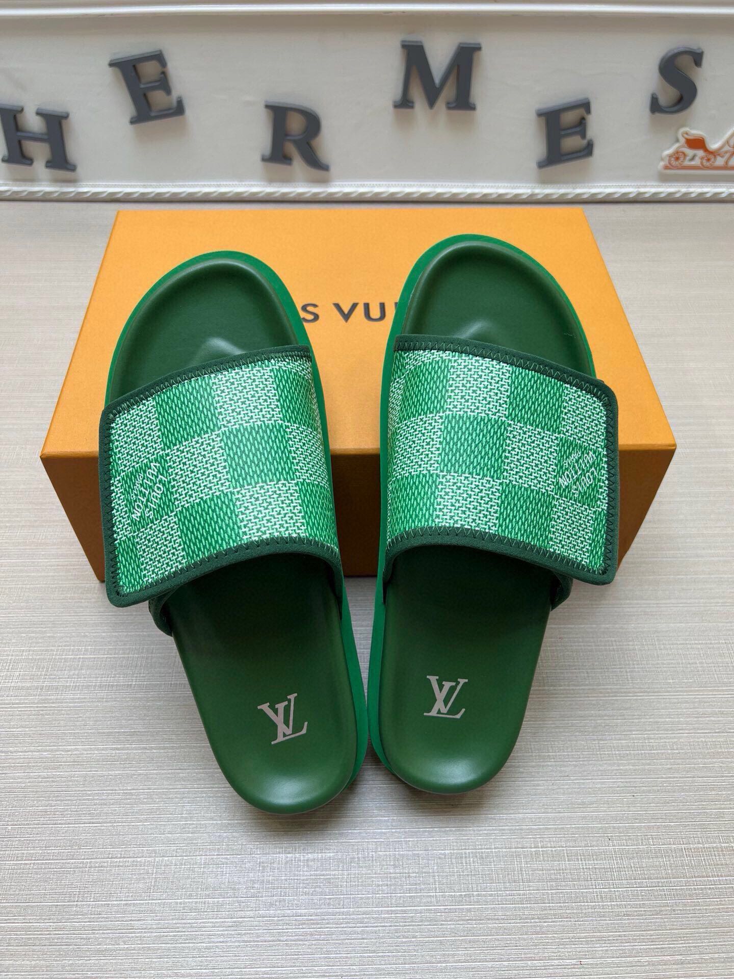 5LE208Z Popular Slippers