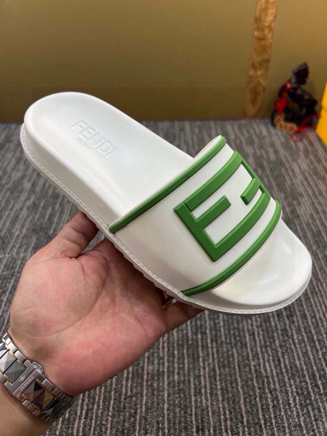 535ZF286Z Popular Slippers
