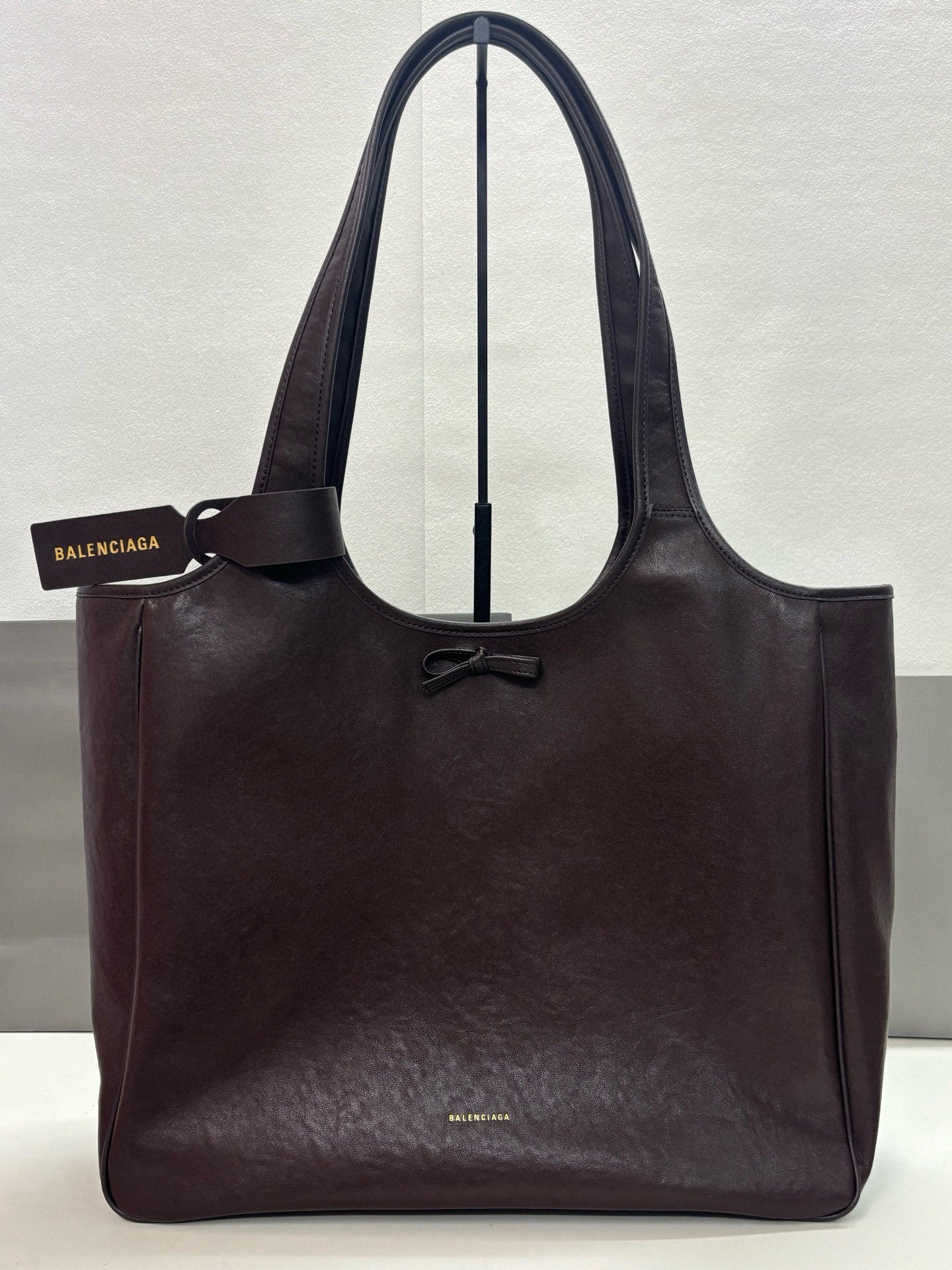 B1P46J147 Popular leather bags