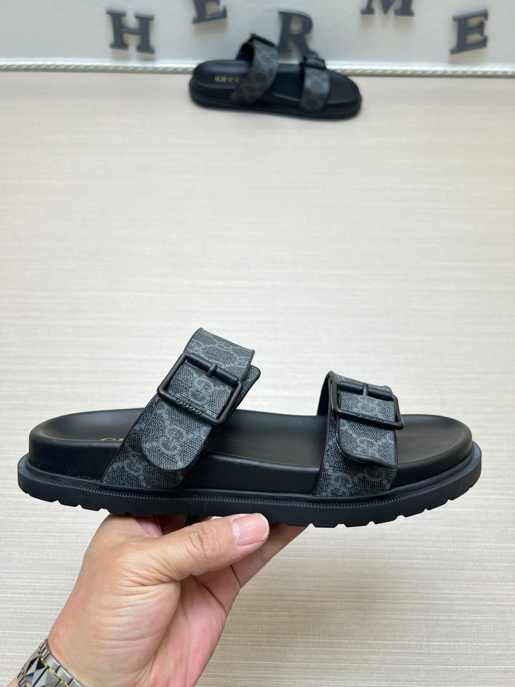 54B92Z Popular slippers