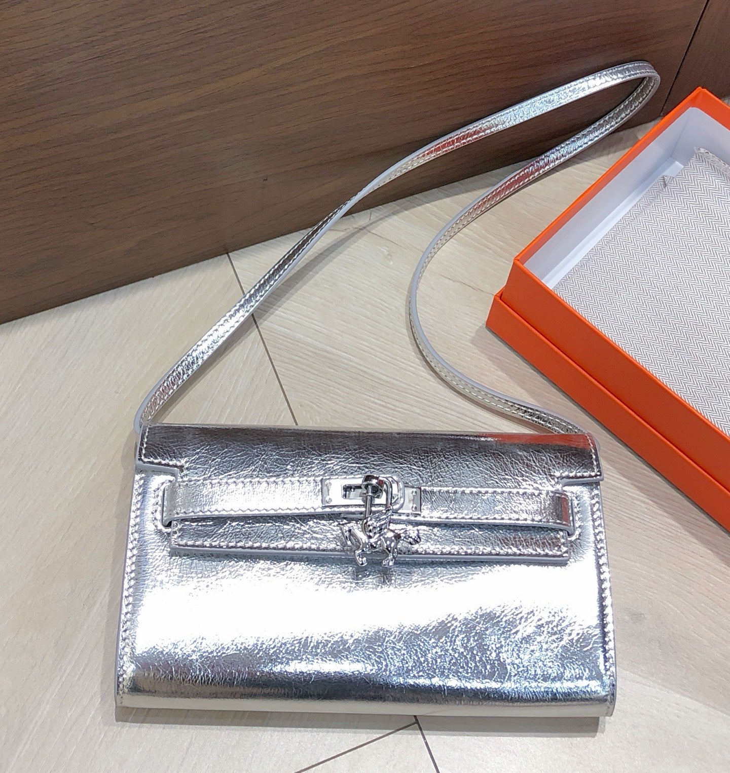 B1X66H10 Popular high-quality leather bag