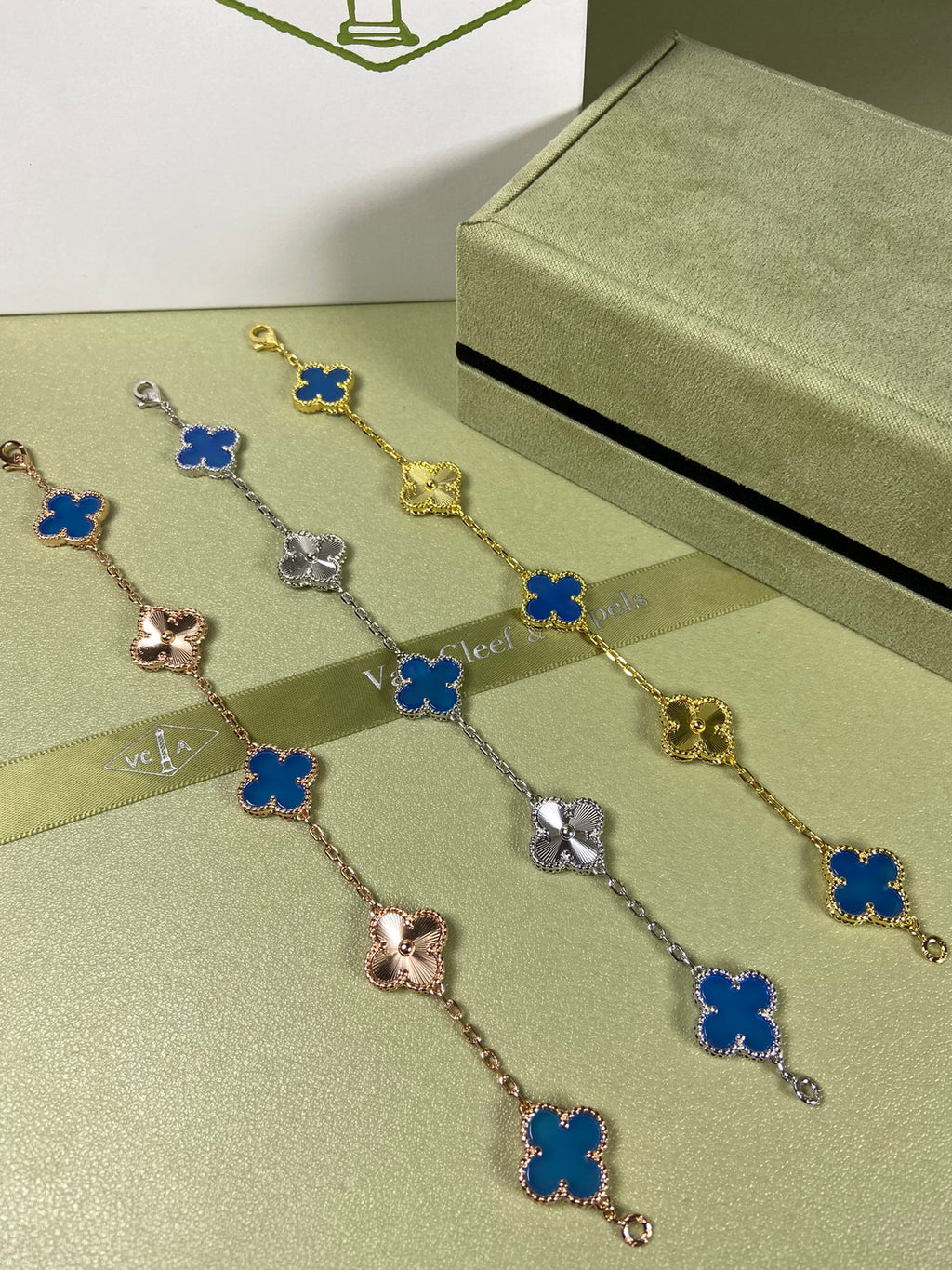 5XVA181K  Popular bracelets  5 flowers normal size1.5cm flower