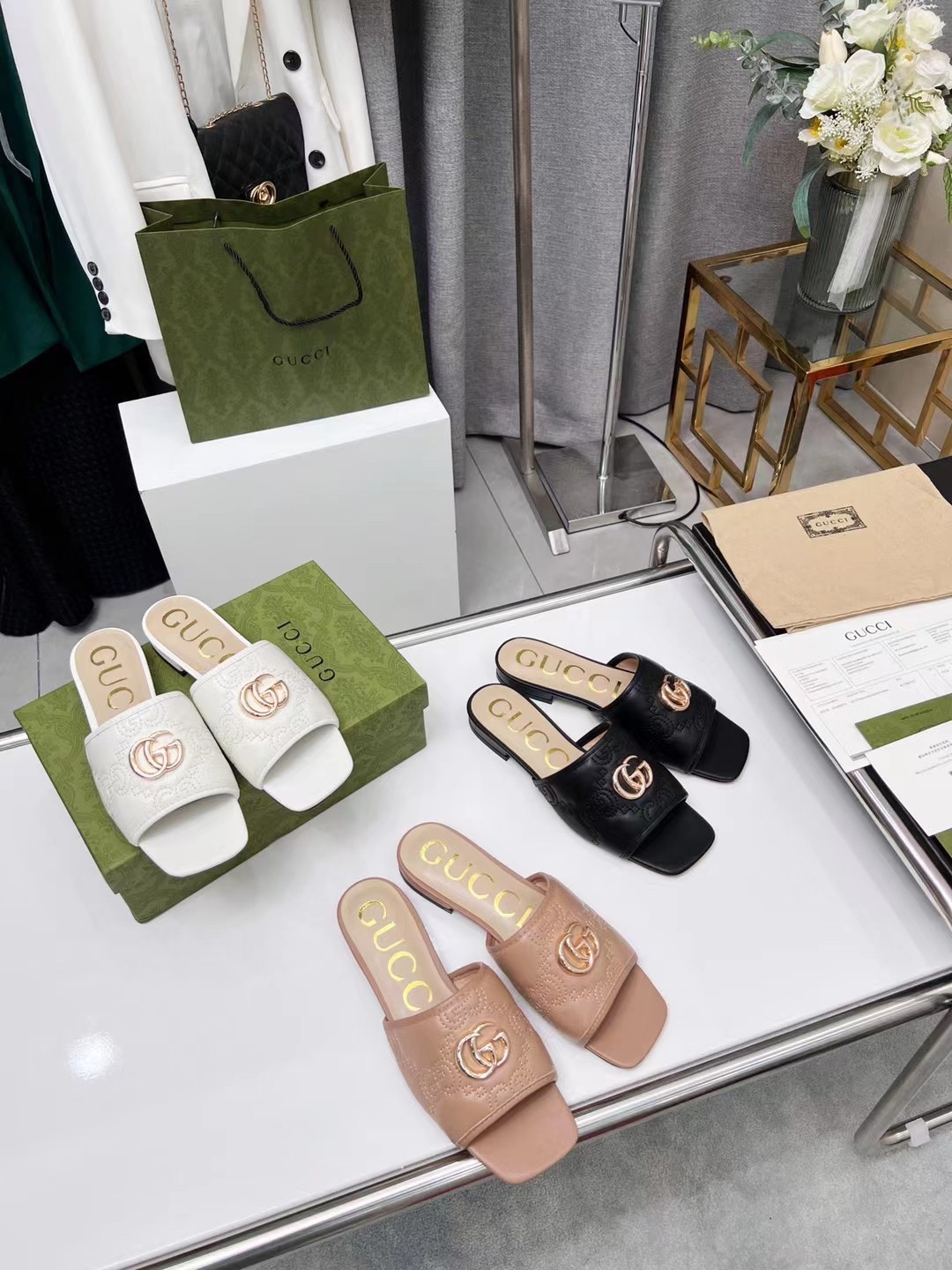 Z2X66B49 Popular high-quality leather slippers