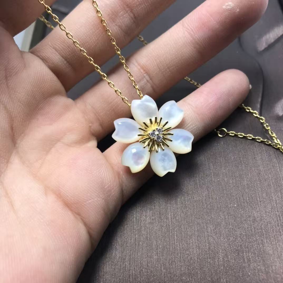 546RVA3X Popular Necklaces