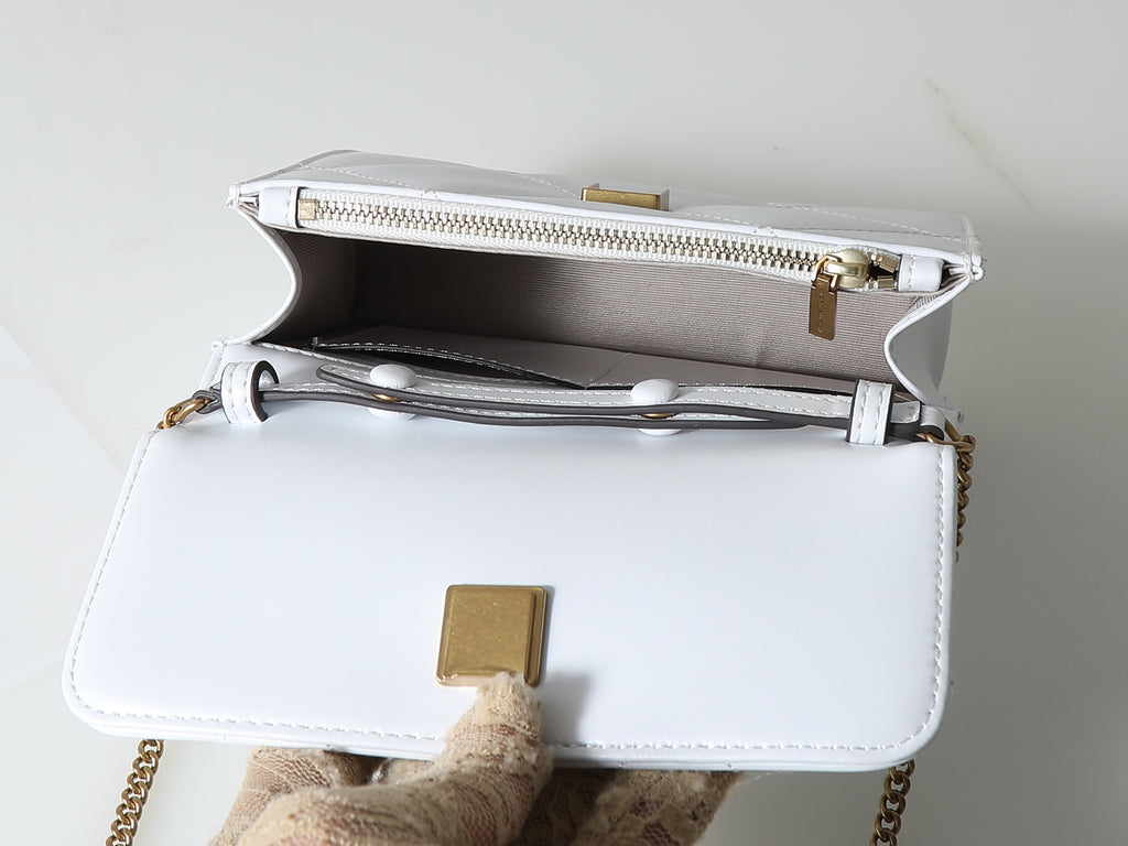 156XA26B Popular leather bag
