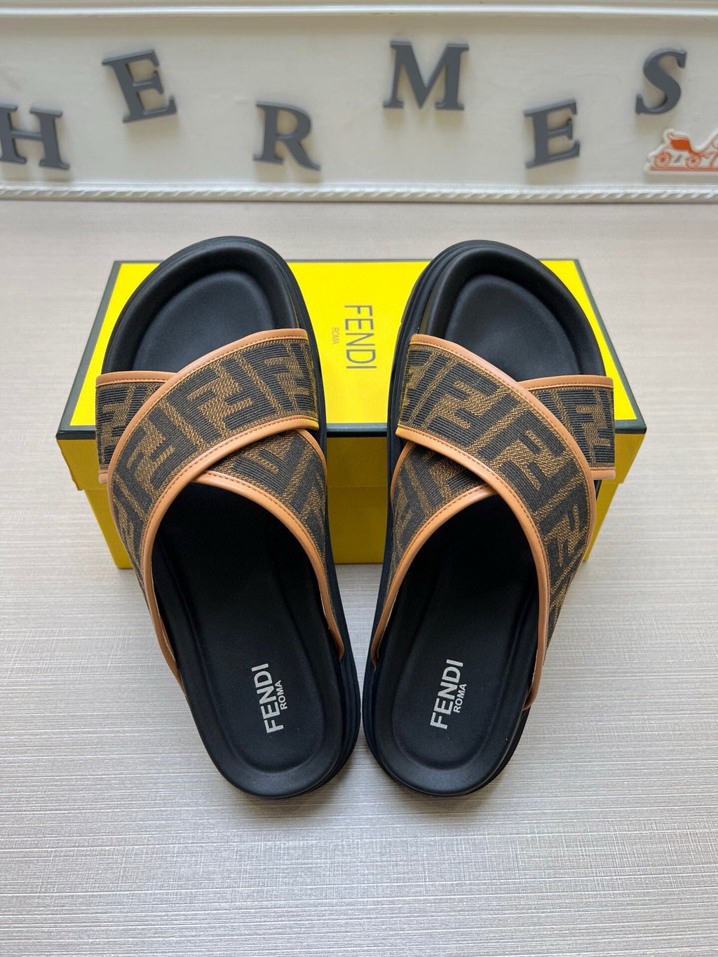 5LF224Z Popular Slippers