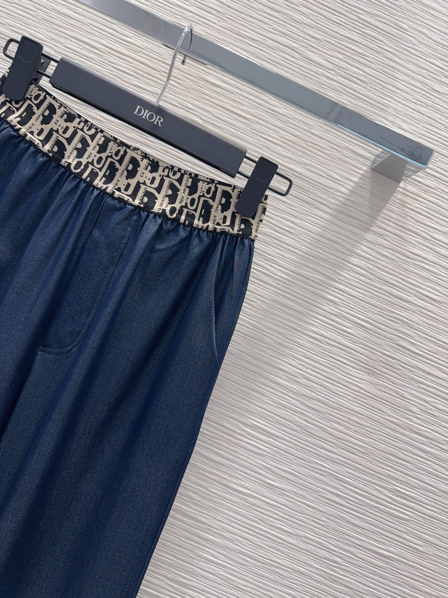 U2X56D14 Popular Pants fashion jeans