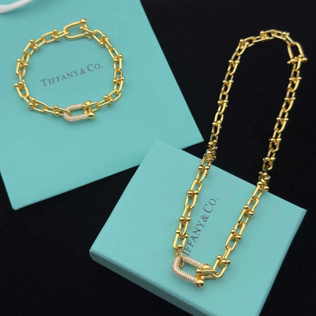 8XT31X  Popular    Earring Bracelets Necklaces