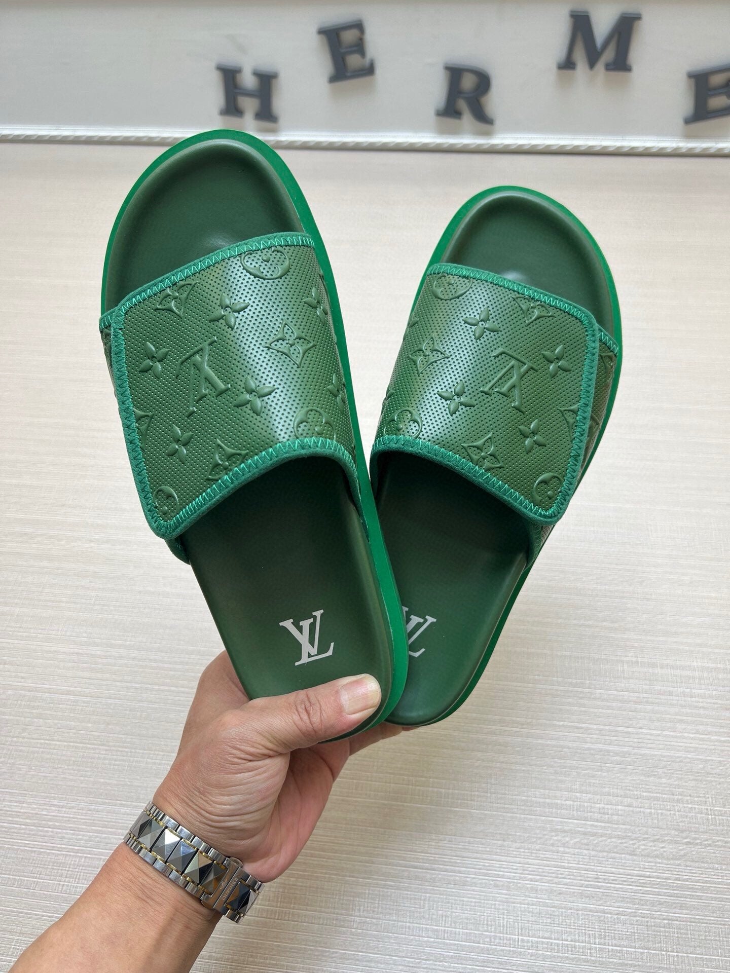5WE253Z Popular Slippers