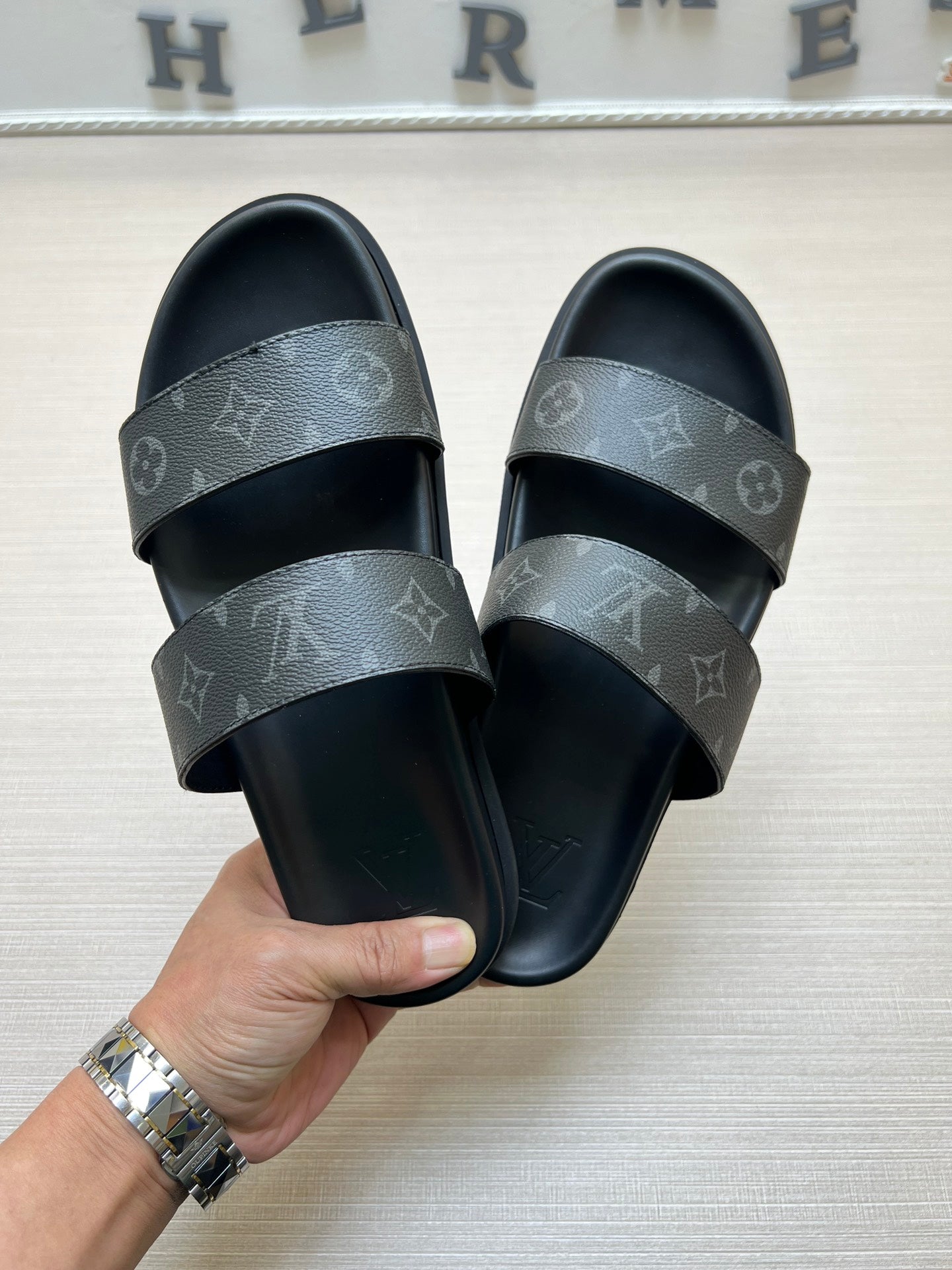 54E56Z Popular slippers