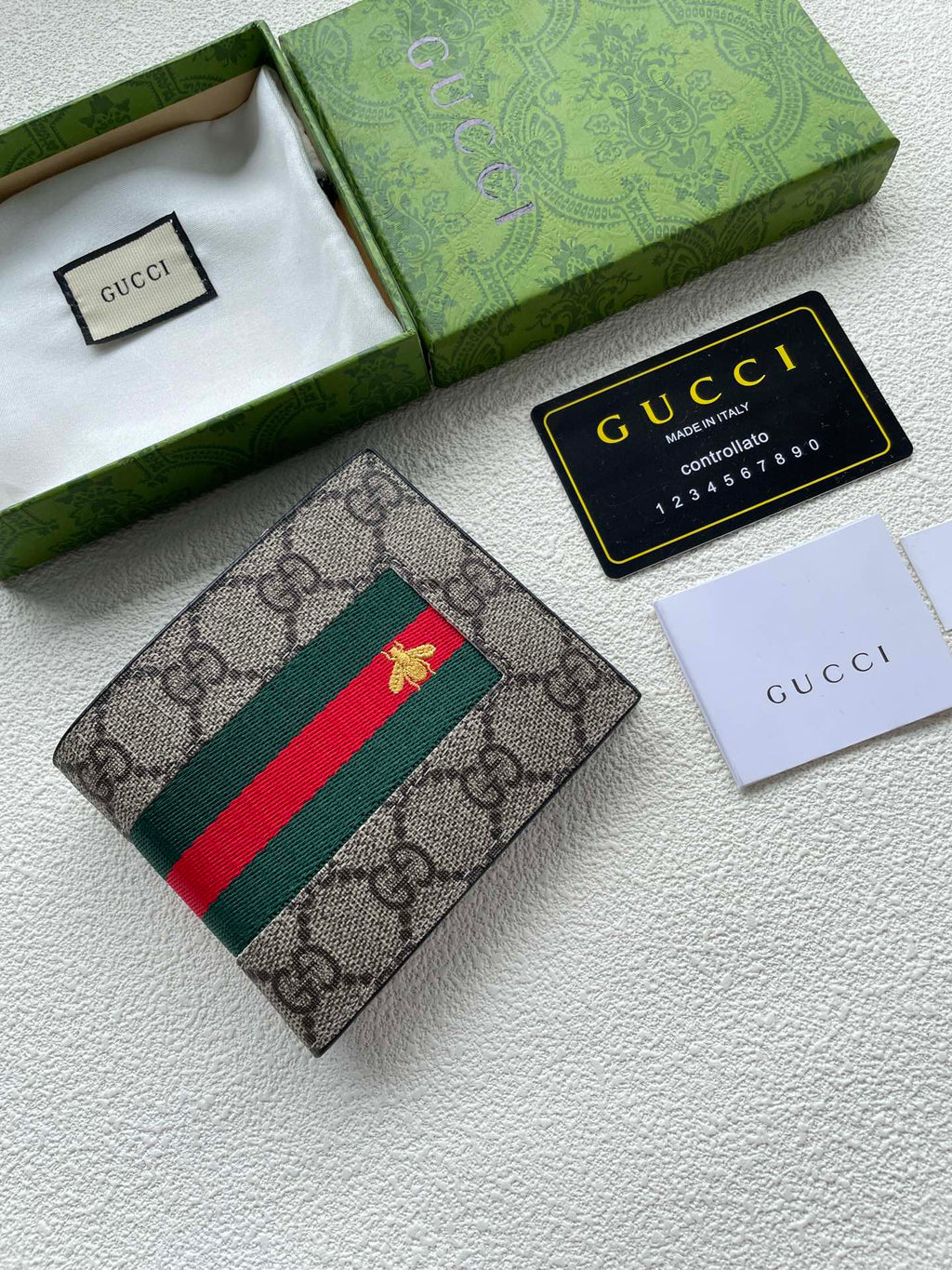 B1X56B9 Popular leather wallets ( with full packaging )