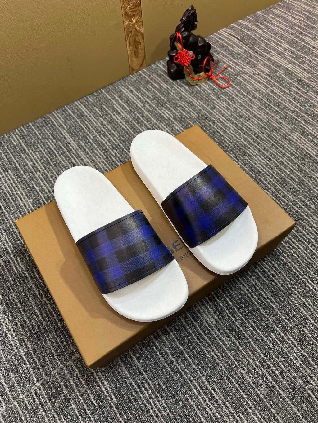 535ZR262Z Popular Slippers